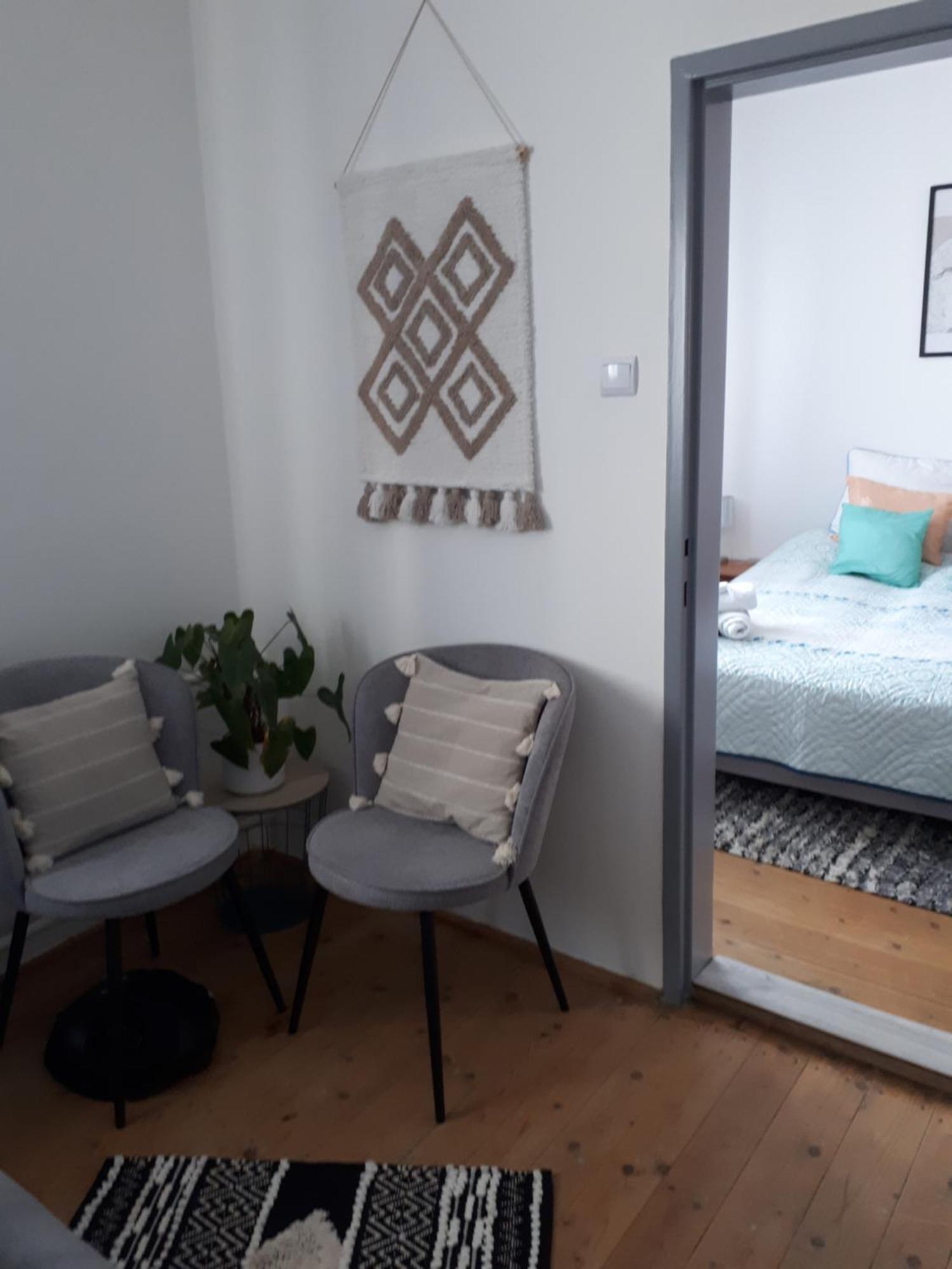 Cozy Town Center Retreat Apartment Komarno Exterior photo